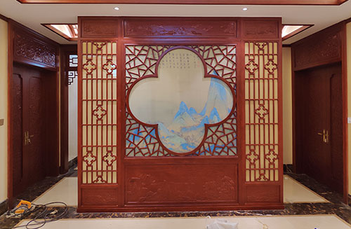 柳州会所室内装修中式仿古实木屏风隔断展示